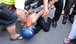 Thiếu nữ 18 tuổi lao thẳng xe đạp vào xe máy bắt tên cướp giật